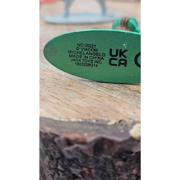 8 TMNT 1.65" 18-Pack Wave 2 Die-Cast Figures Nano Metal - Picture 8 of 9